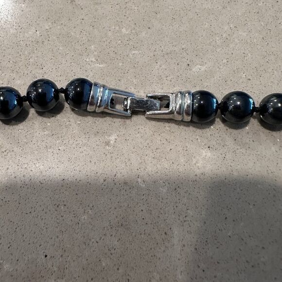 Hematite Perl Bead Necklace-Polished Gunmetal Gray Stones, Classic Style - Picture 7 of 9